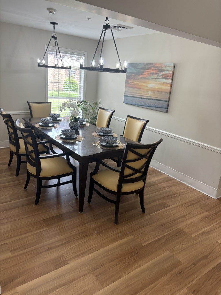 South Knoxville Senior Living - Dining - Cafe Area