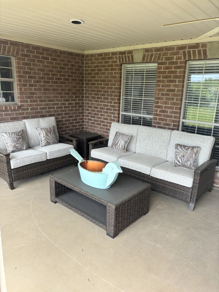 South Knoxville Senior Living - Relaxing on the patio